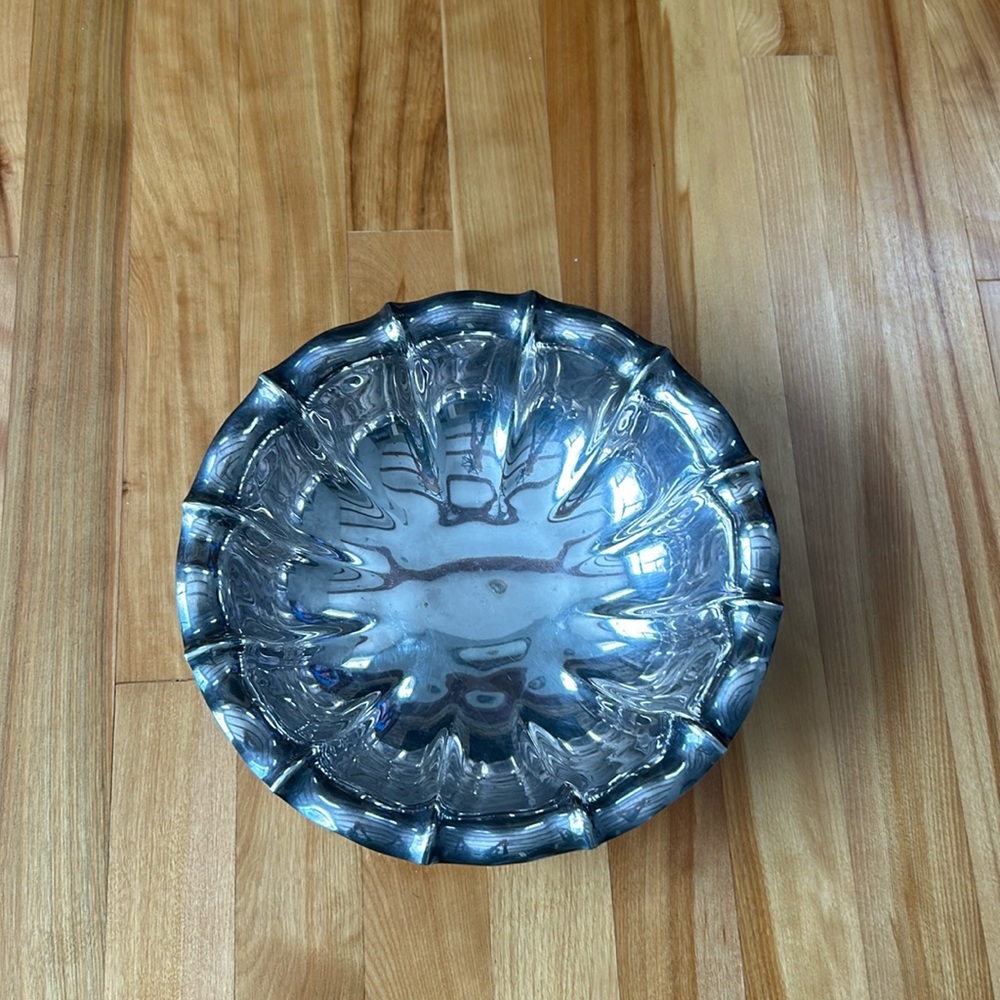 Antique Homan Mfg Company silver scalloped bowl